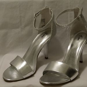 Fioni New Silver Party Shoes size 7